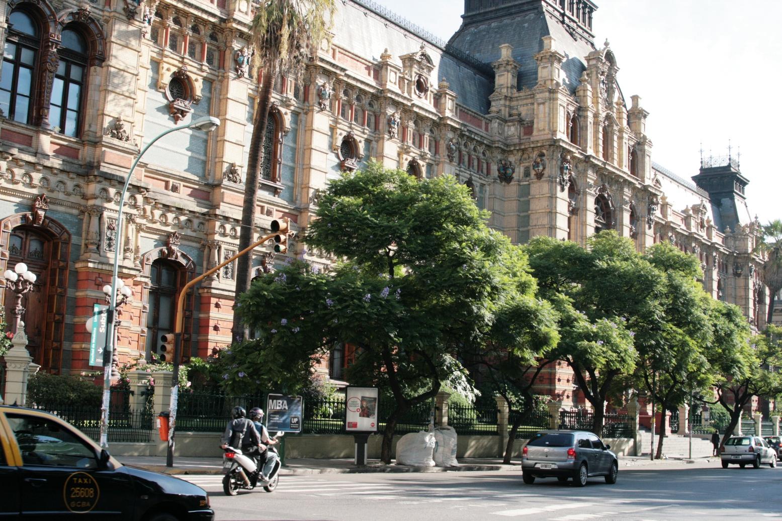Buenos Aires Parks Transform Fitness: Free Outdoor Workouts Gain Popularity