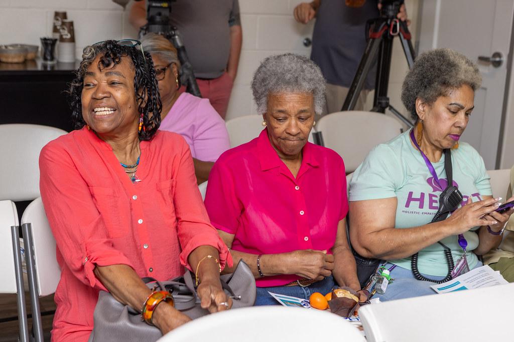 Buenos Aires Neighbors Transform Strangers Into Allies Through Shared Meals