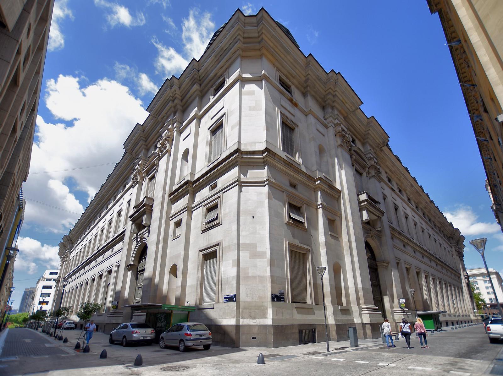Retail and Dining Commitments Offer Indicators of Investment Flows in Buenos Aires