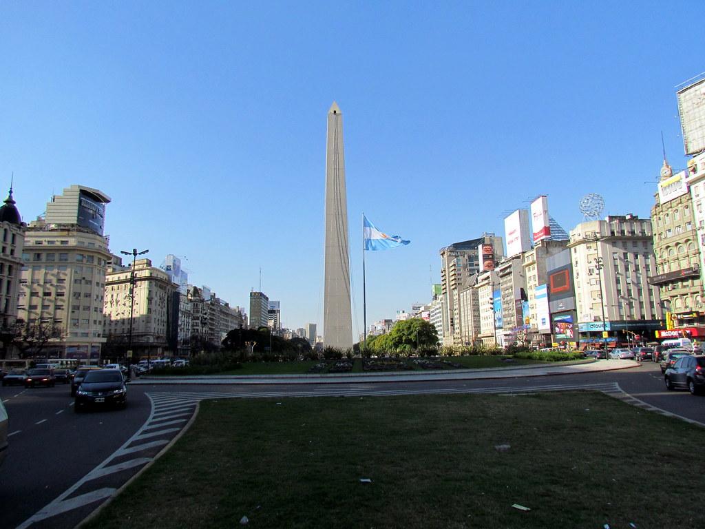 Buenos Aires Residents Cut Anxiety With Evening Phone-Free Hours